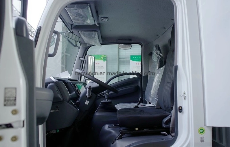 Isuzu M100 4X2 Single Row Cabin Light Duty Cargo Van Truck with 4kh Engine