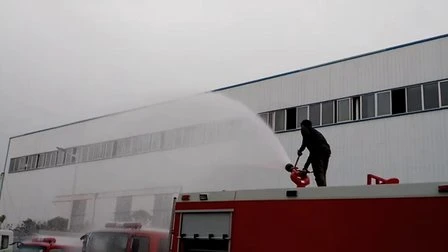 Camion dei pompieri 4X2 dell'autopompa antincendio della schiuma dell'acqua di salvataggio di Sinotruk Howo